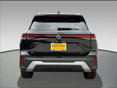 New 2026 Volkswagen Tiguan SE image 5