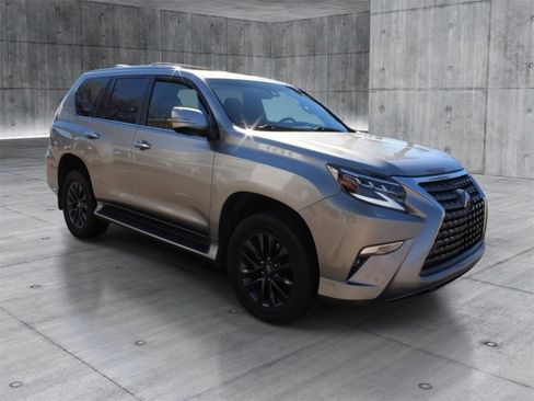 Used 2020 Lexus GX 460 Premium w/ Premium Package image 6
