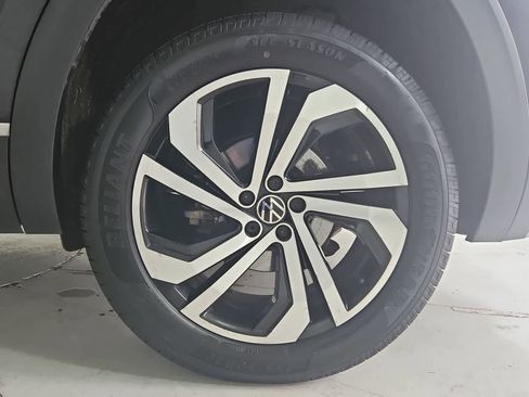 Used 2021 Volkswagen Atlas SEL Premium image 12