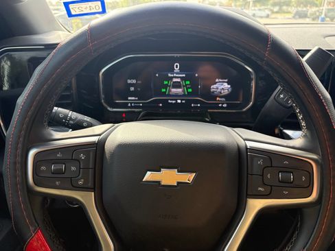 Used 2024 Chevrolet Silverado 1500 LT RWD image 13