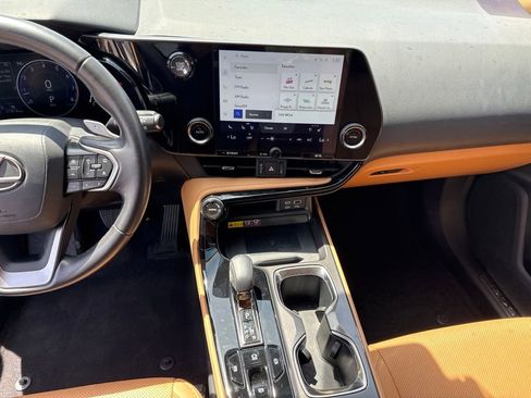 Used 2024 Lexus NX 250 FWD image 8