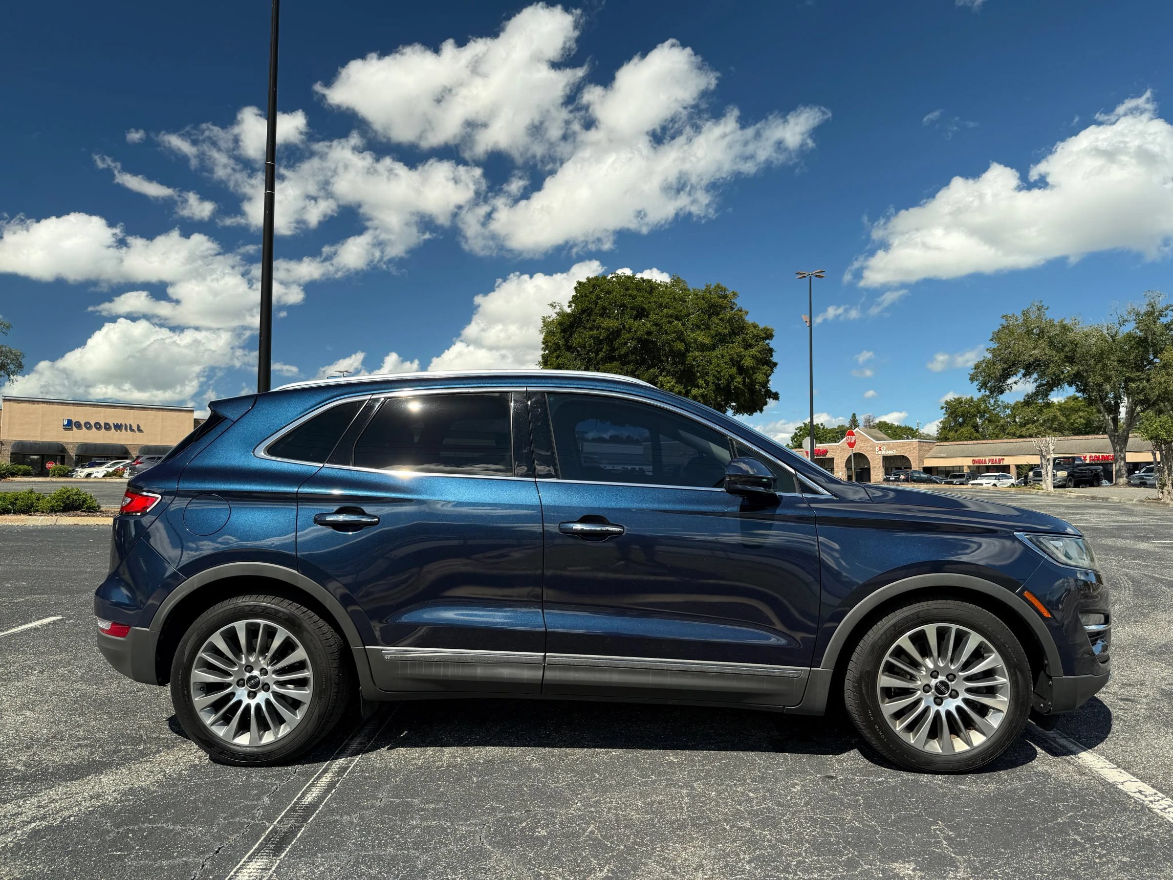 Used 2015 Lincoln MKC FWD w/ Equipment Group 102A Reserve image 4