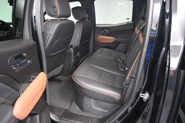 Used 2025 GMC Canyon AT4 w/ Nightfall Edition AWD/4WD image 15