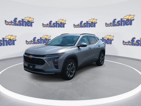 Certified 2024 Chevrolet Trax LT w/ Driver Confidence Package image 5