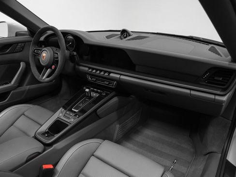 Used 2022 Porsche 911 Targa 4 GTS image 32