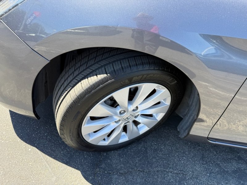 Used 2015 Honda Accord EX-L image 6