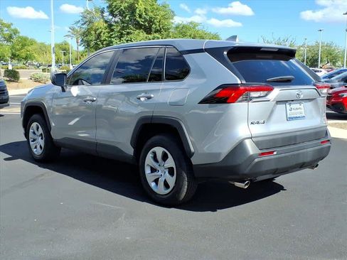 Used 2022 Toyota RAV4 LE image 5