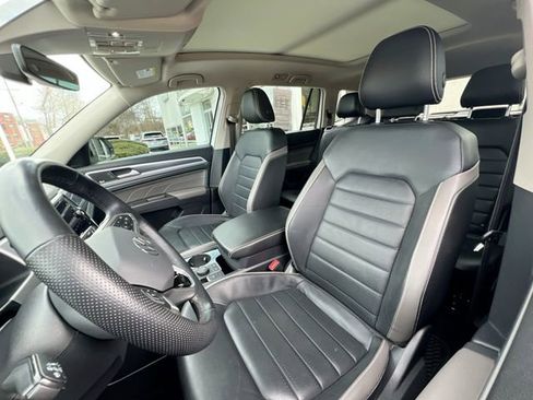 Certified 2023 Volkswagen Atlas SEL Premium image 11