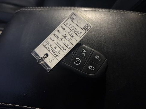 Used 2016 Jeep Grand Cherokee Limited image 21