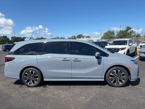 Used 2026 Honda Odyssey Elite image 8