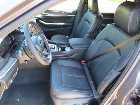 New 2026 Jeep Grand Cherokee L Limited AWD/4WD image 19