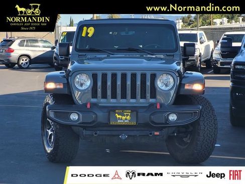 Used 2019 Jeep Wrangler Unlimited Rubicon AWD/4WD image 2