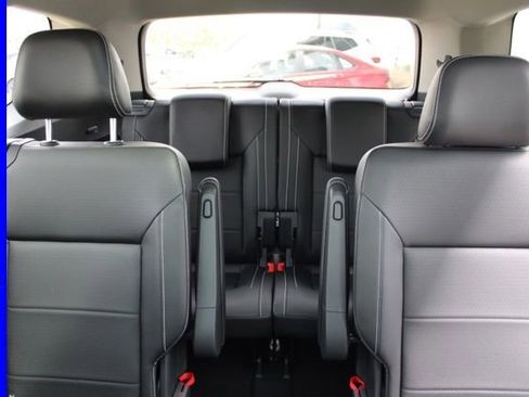 Used 2023 Volkswagen Atlas SEL R-Line image 29