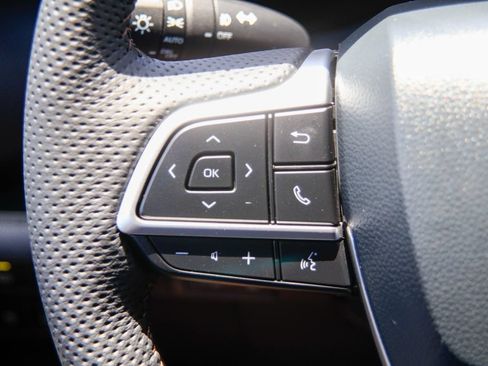 Used 2026 Toyota Sienna Limited FWD image 15