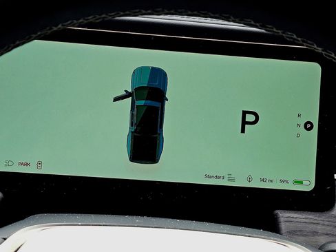 Used 2023 Rivian R1T Adventure image 9