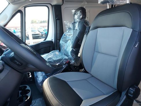 New 2026 RAM ProMaster 2500 w/ Premium Convenience Group FWD image 17