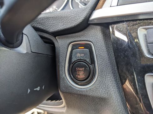 Used 2017 BMW 320i Sedan image 23