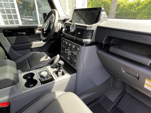 Used 2025 INEOS Grenadier Fieldmaster Edition image 32