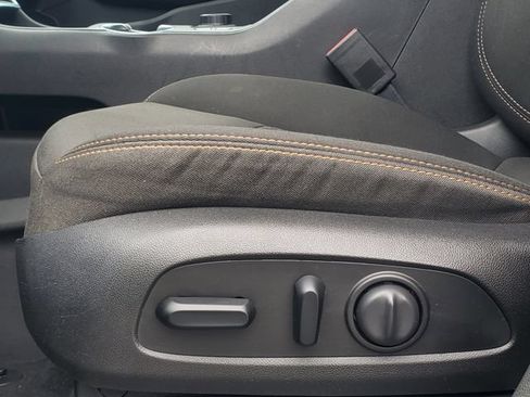 Used 2020 GMC Terrain SLE w/ Driver Convenience Package FWD image 9