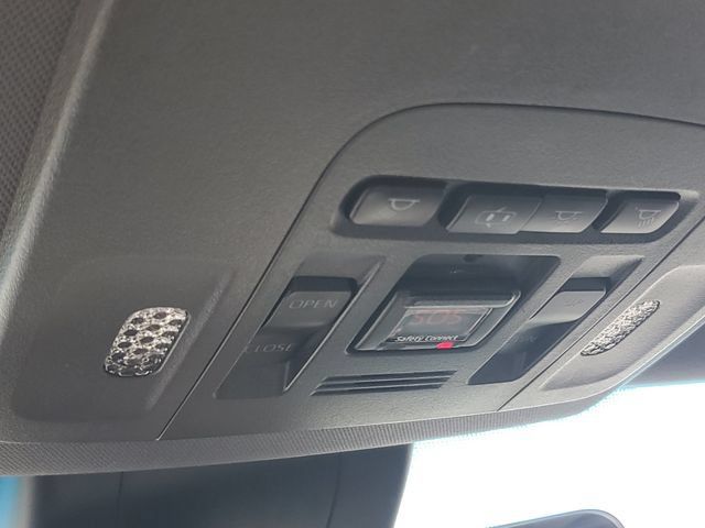 Used 2019 Toyota Avalon XSE w/ All Weather Liner Package FWD image 22