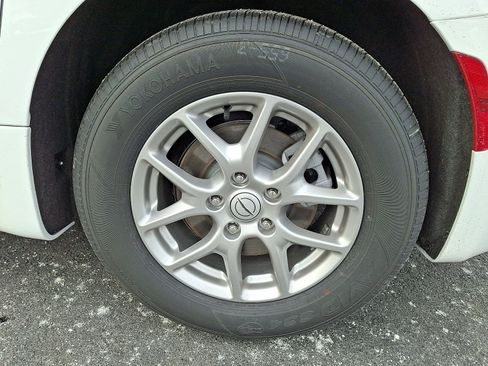 Used 2026 Chrysler Pacifica Select FWD image 5