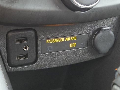 Certified 2022 Chevrolet Trax LT w/ LT Convenience Package image 6