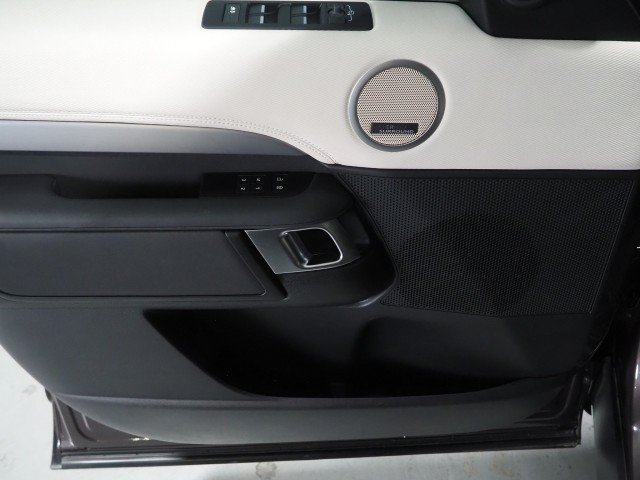 Used 2024 Land Rover Discovery Dynamic SE AWD/4WD image 69