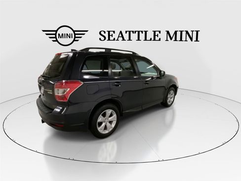 Used 2016 Subaru Forester 2.5i Premium w/ All-Weather Package image 10