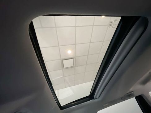 Used 2015 Toyota Highlander XLE image 21