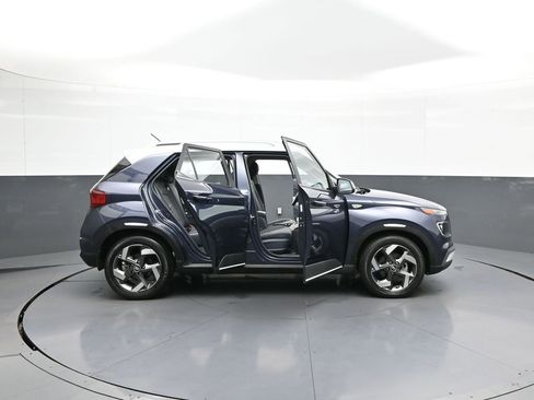 Certified 2023 Hyundai Venue Limited FWD image 41