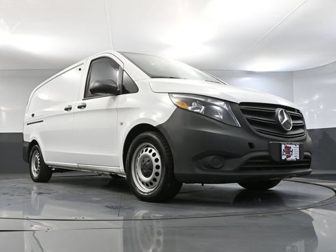 Used 2023 Mercedes-Benz Metris image 37