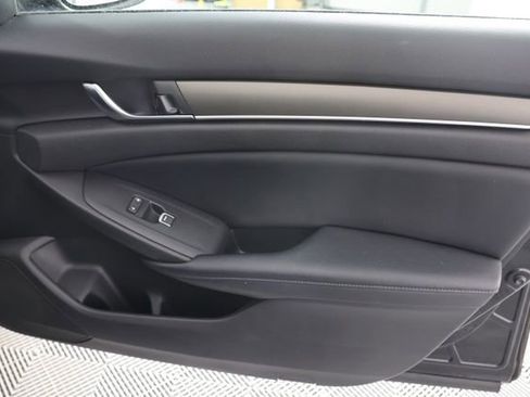 Used 2018 Honda Accord LX image 27
