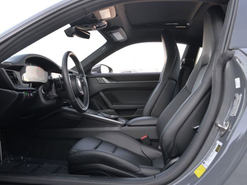 Certified 2025 Porsche 911 Carrera image 5