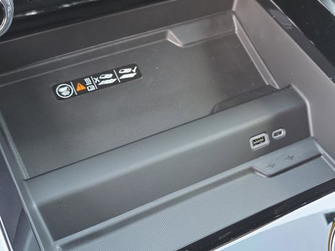 New 2026 Chevrolet Suburban Premier image 31