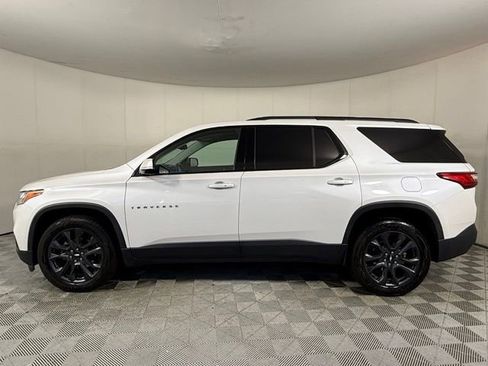 Used 2019 Chevrolet Traverse RS w/ LPO, Floor Liner Package FWD image 3