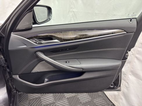 Used 2019 BMW M550i xDrive image 31