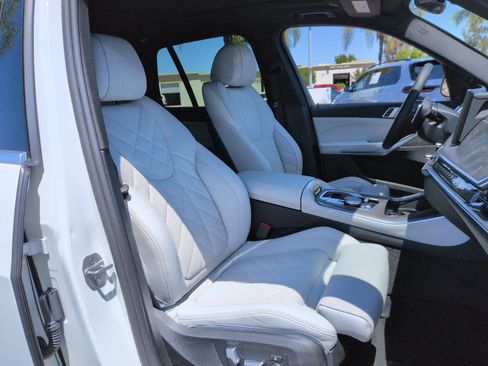 Certified 2025 BMW X5 xDrive40i w/ Parking Assistance Package AWD/4WD image 33