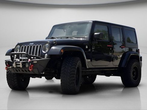 Used 2018 Jeep Wrangler Unlimited Sahara AWD/4WD image 11