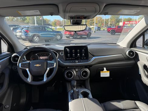 New 2025 Chevrolet Blazer LT w/ Sound & Technology Package image 12