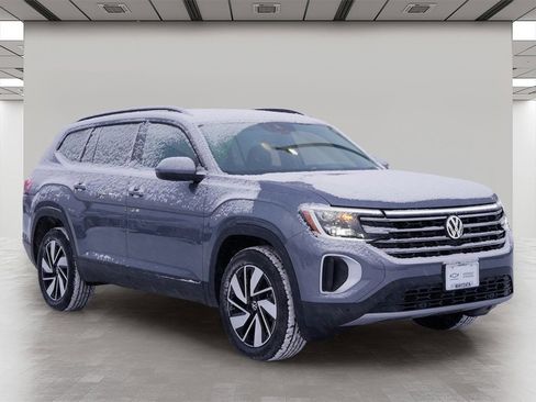 Used 2024 Volkswagen Atlas SE image 1