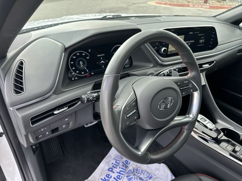 Used 2021 Hyundai Sonata SEL Plus w/ Tech Package FWD image 11