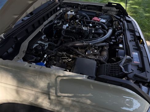 Used 2025 Ford Bronco Badlands AWD/4WD image 65