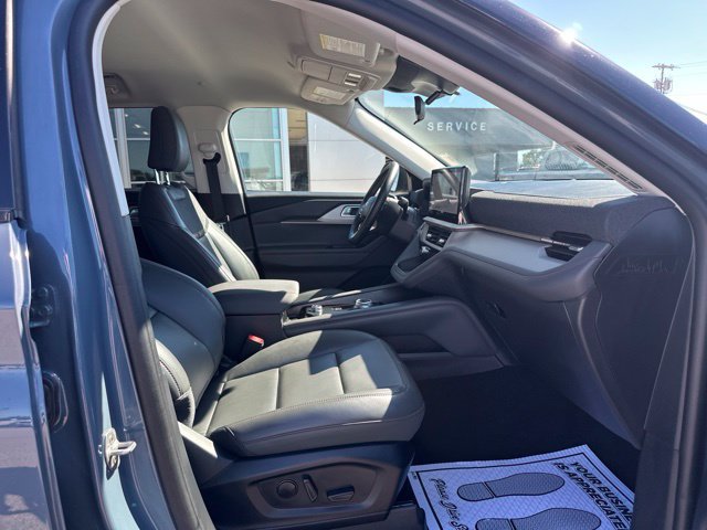 Used 2026 Ford Explorer Active w/ Active Comfort Package RWD image 8