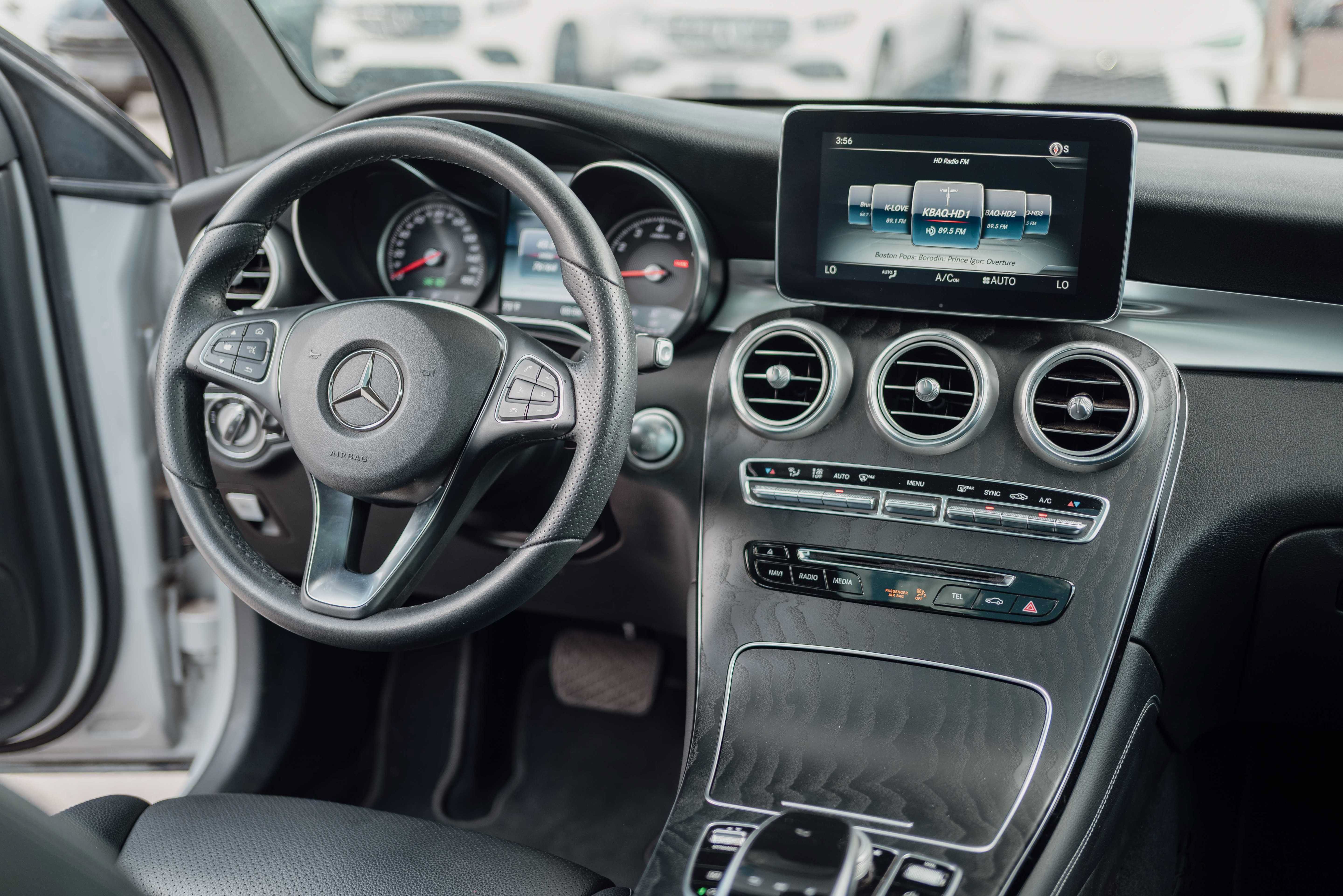 Used 2017 Mercedes-Benz GLC 300 w/ Premium 2 Package image 7