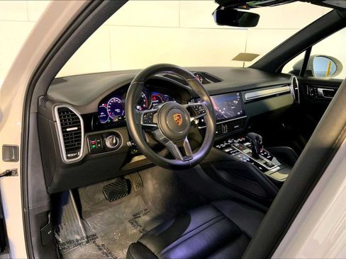 Certified 2023 Porsche Cayenne Platinum Edition AWD/4WD image 4