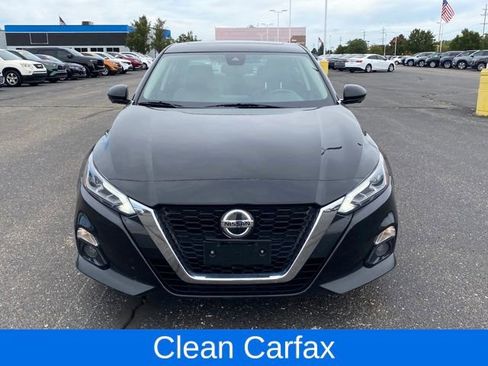 Used 2022 Nissan Altima 2.5 Platinum image 2
