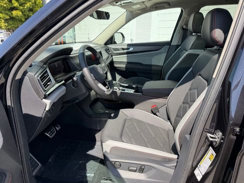 New 2026 Volkswagen Atlas Peak Edition AWD/4WD image 17