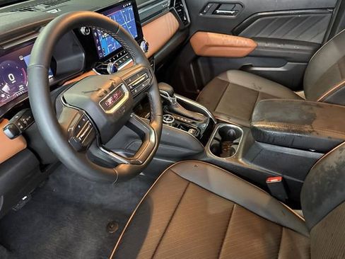 Used 2025 GMC Canyon AT4 w/ Technology Plus Package image 10