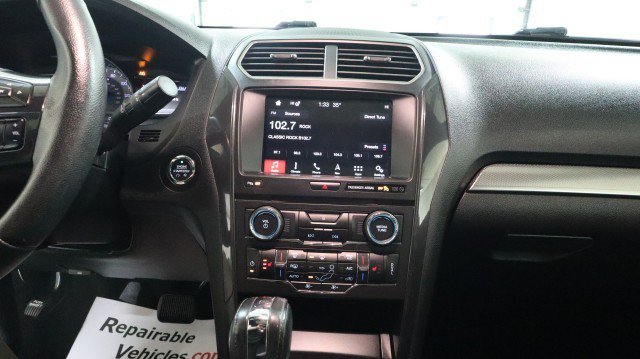 Used 2018 Ford Explorer XLT w/ Equipment Group 202A AWD/4WD image 14