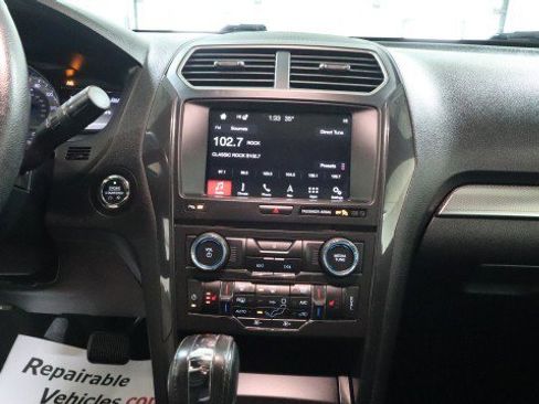 Used 2018 Ford Explorer XLT w/ Equipment Group 202A image 14